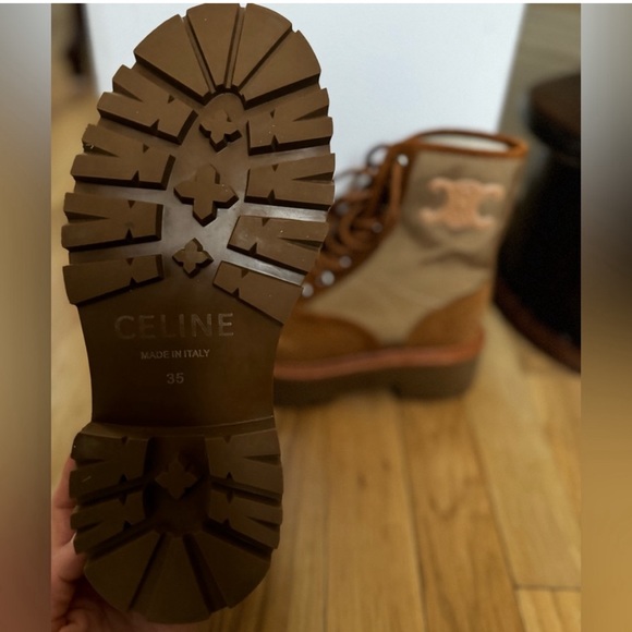 Sample sale Celine Boots! Size 35 but fits more like a 36 - Picture 2 of 5